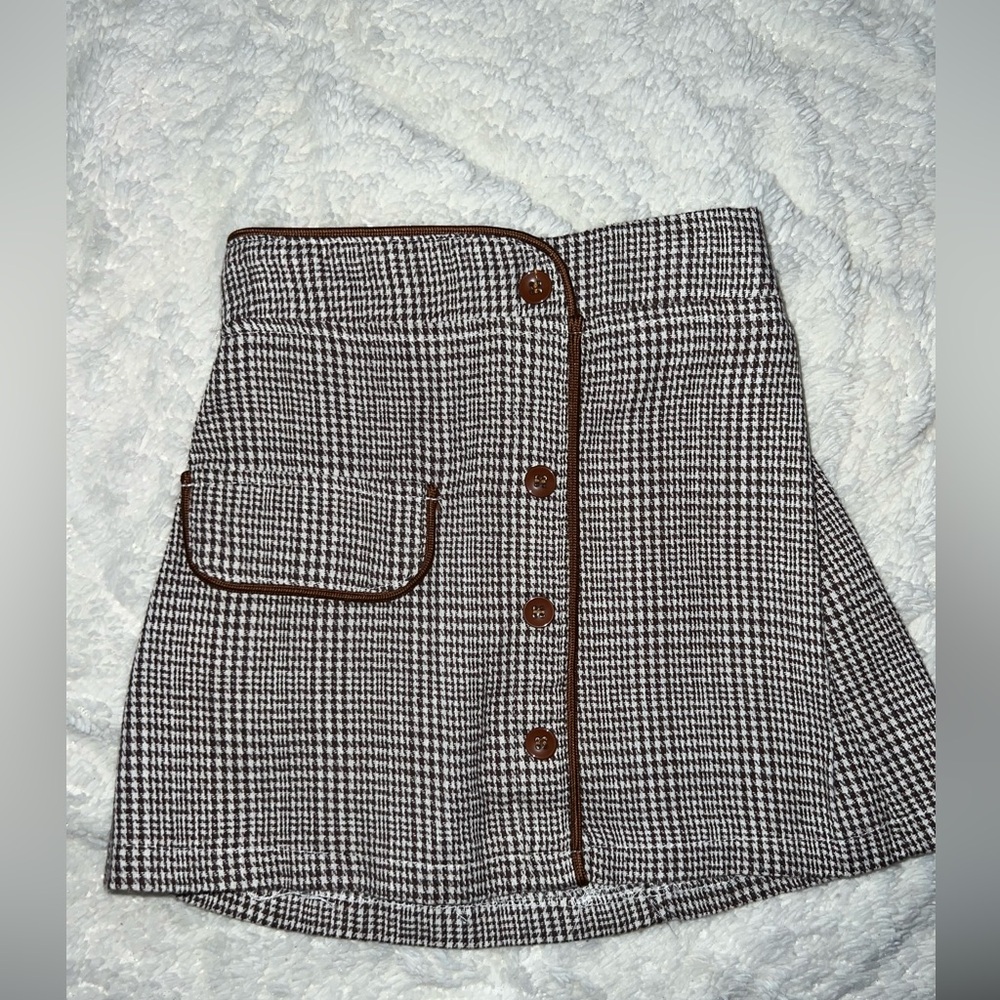 Size 3 pull on brown houndstooth skirt
